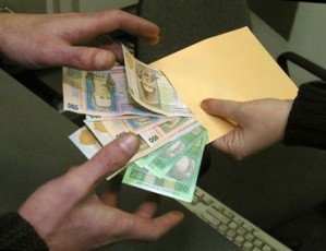 Банк «Хрещатик» снижает тарифы на денежные переводы в системе «Быстрая почта»