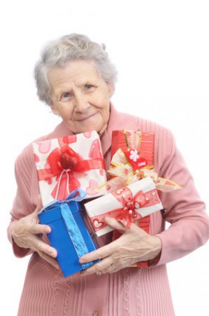 Что подарить бабушке на день рождения?