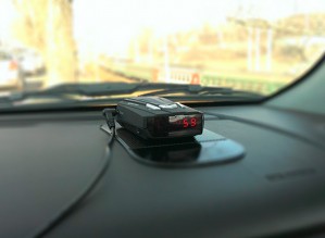 Начались продажи радар-детектора Highscreen Radar ST, способного фиксировать сигналы «Стрелка-СТ»