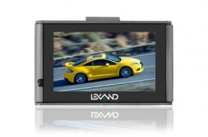 Lexand LR-4800: Full HD-видеорегистратор с 2, 7-дюймовым экраном и двумя держателями в комплекте