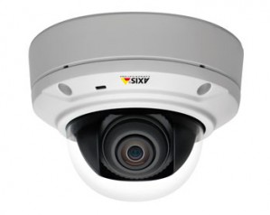 Новые малогабаритные уличные камеры видеонаблюдения марки AXIS с антивандальным корпусом