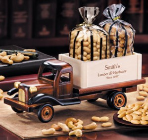 GiftBaskets: Новогодние скидки на доставку бизнес подарков