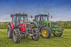 Плюсы и специфика употребления мини-тракторов