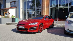 Тюнинг Tesla Model S по-украински