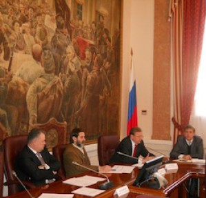 Общественно-консультативный совет при УФМС России по Москве провел заседание, посвященное совершенствованию работе с мигрантами в столице